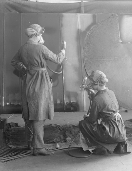Промышленная окраска распылением, 1918 год