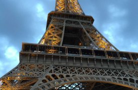 Эйфелева башня будет покрашена в оригинальный цвет