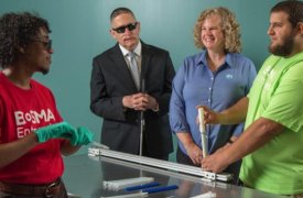 PPG трудоустраивает  слепых и слабовидящих